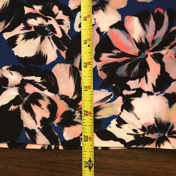J.CREW E9135 A-Line Skirt In Hibiscus Floral Sz 00 - Picture 5 of 8